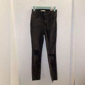 Madewell women’s size 24 high rise skinny ripped dark gray jeans